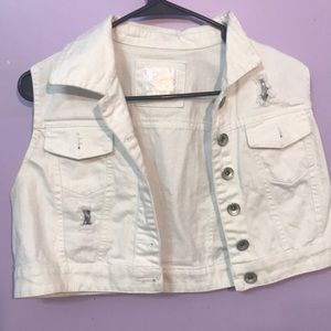 Cropped white jean sleeveless jacket